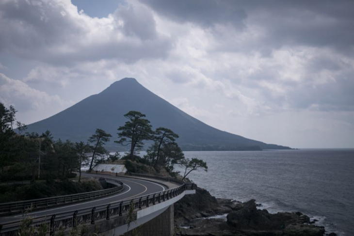 3月26日(日)鹿児島県池田湖 堂々たる開聞岳