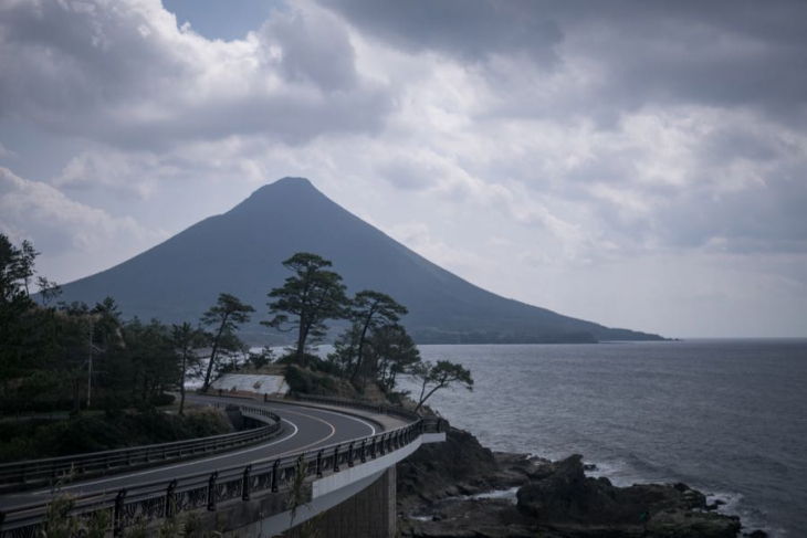 3月26日（日）鹿児島県池田湖　堂々たる開聞岳