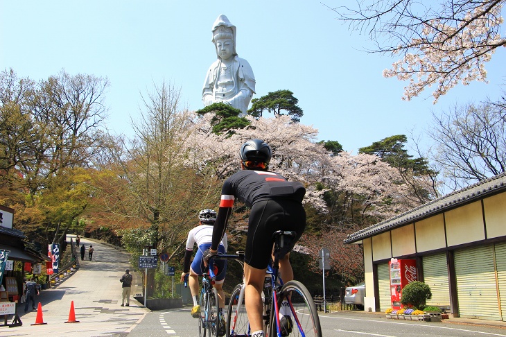 高崎の繁栄を見守る白衣観音