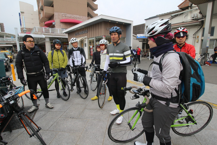 尾道駅前に集まった雅組の皆さん