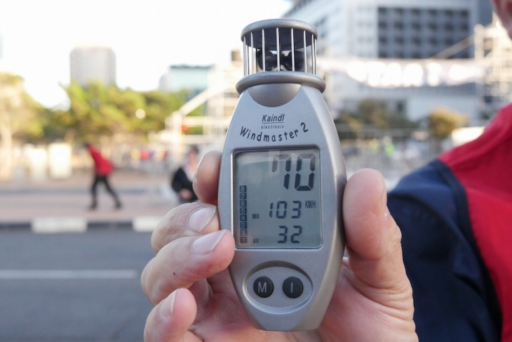 時速100kmを超える最大瞬間風速!
