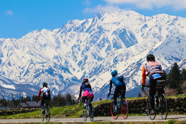 アルプスを眺めながらのサイクリングが楽しめる「Japan Alps Cycling Road」を整備する