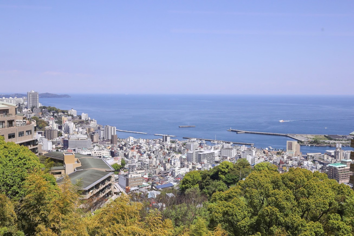 スタート、ゴール地点の「かんぽの宿 別館」からの眺め。天気が良くてよかった