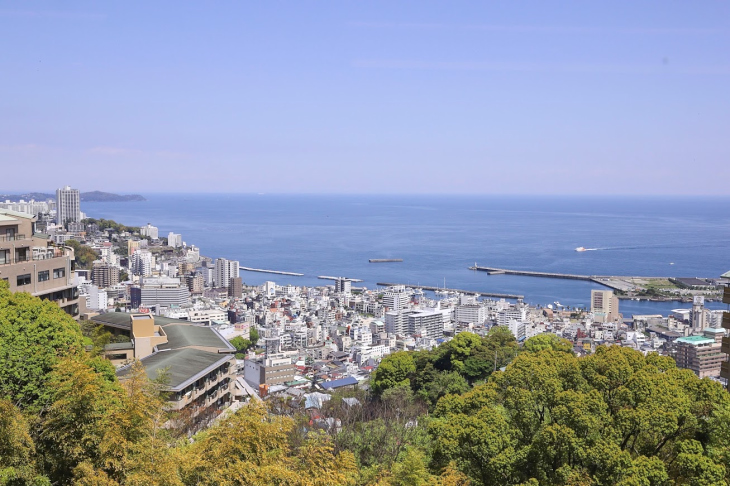 スタート、ゴール地点の「かんぽの宿　別館」からの眺め。天気が良くてよかった