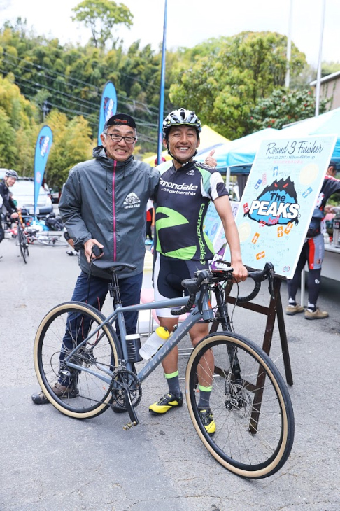 大会スタッフ「安野さん」と。最悪なコースをありがとう!