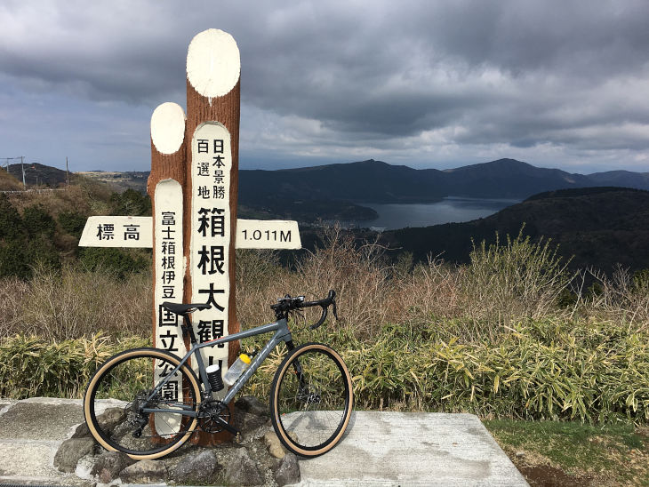 コース中の最高到達点「大観山」 ここから15kmのダウンヒルを楽しむ