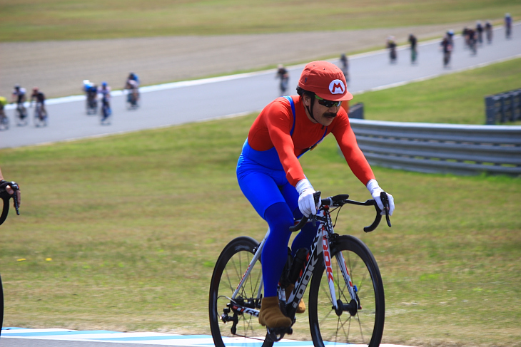 もはやもてぎ名物？マリオのコスプレライダー