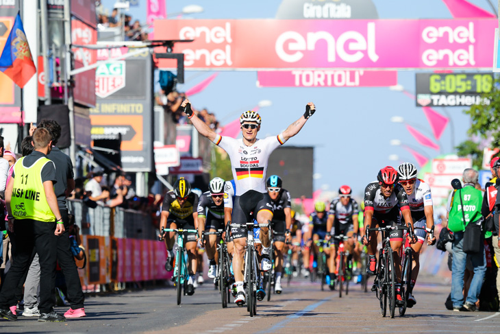 2位に入ったロベルト・フェラーリ(イタリア、UAEチームエミレーツ)