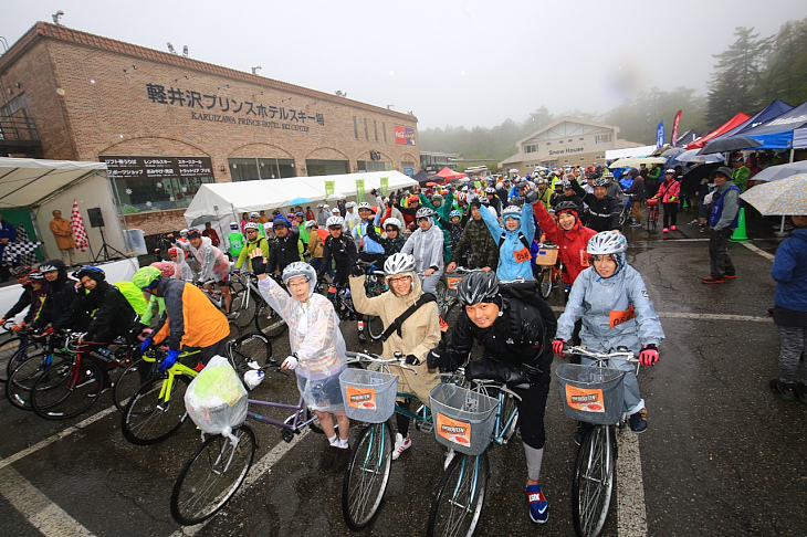 当日は雨の中200人弱の参加者が集まった