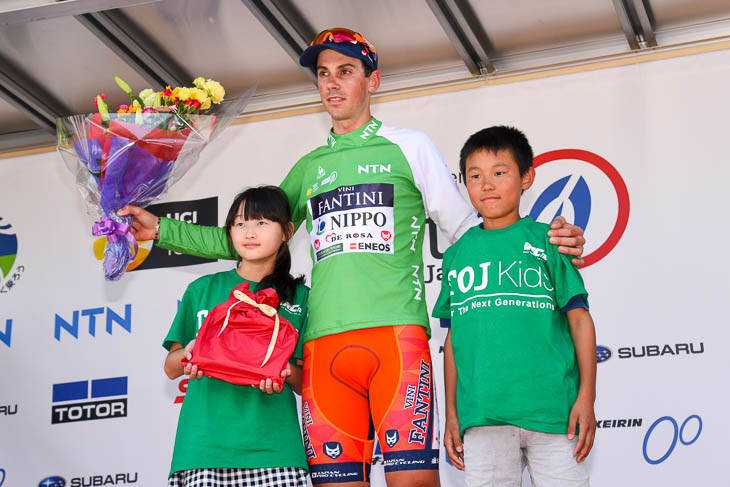 第2ステージ優勝で個人総合首位に立ったマルコ・カノラ(NIPPOヴィーニファンティーニ)