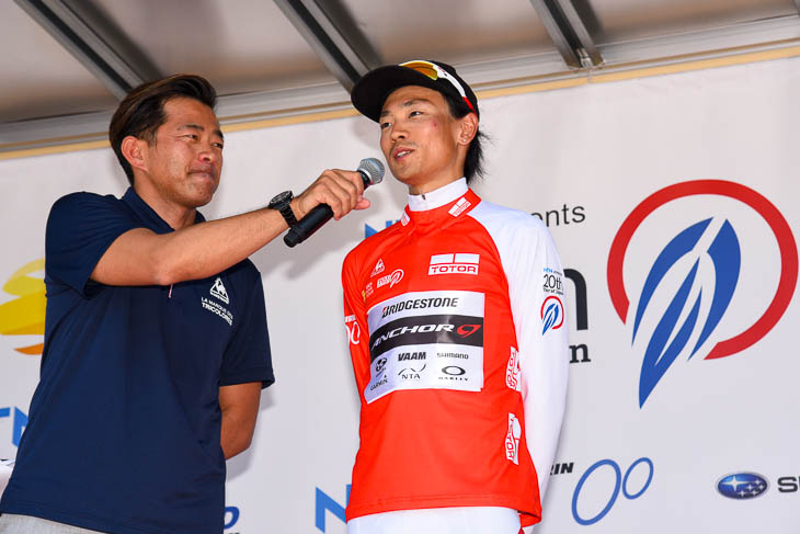 山岳賞ジャージを獲得した初山翔(ブリヂストンアンカーサイクリングチーム)
