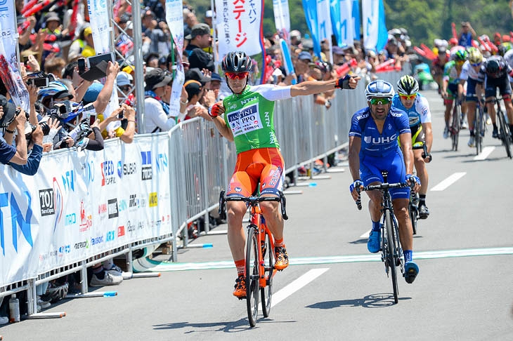 マルコ・カノラ（NIPPO・ヴィーニファンティーニ）が京都に続きステージ2勝目を挙げた