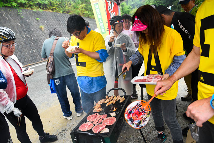 今年も盛況だった南信州ステージ名物焼肉コーナー