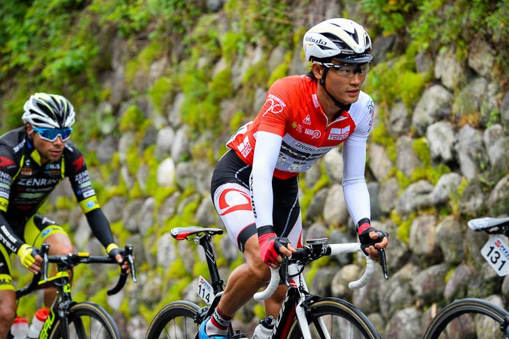 山岳賞ジャージの初山翔（ブリヂストンアンカー）は今日も逃げに乗る