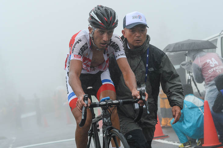 雨のTOJ富士山ステージで2位に入ったハミッド・ポルハーシェミー（タブリーズ・シャハルダリ）