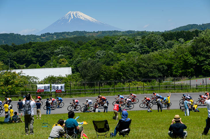 朝から良く晴れた一日。遠くには富士山が見える