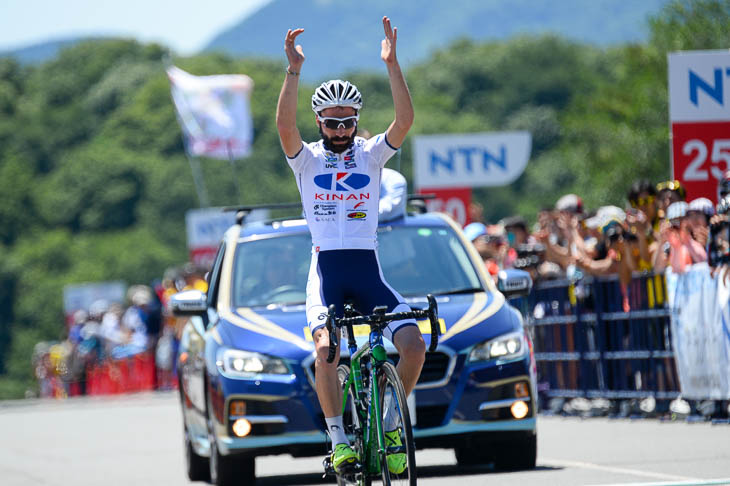 伊豆ステージ優勝のマルコス・ガルシア(キナンサイクリングチーム)はこれがプロ初勝利