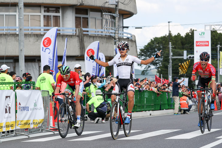 鈴木龍(ブリヂストンアンカーサイクリングチーム)が初開催のレースを制する