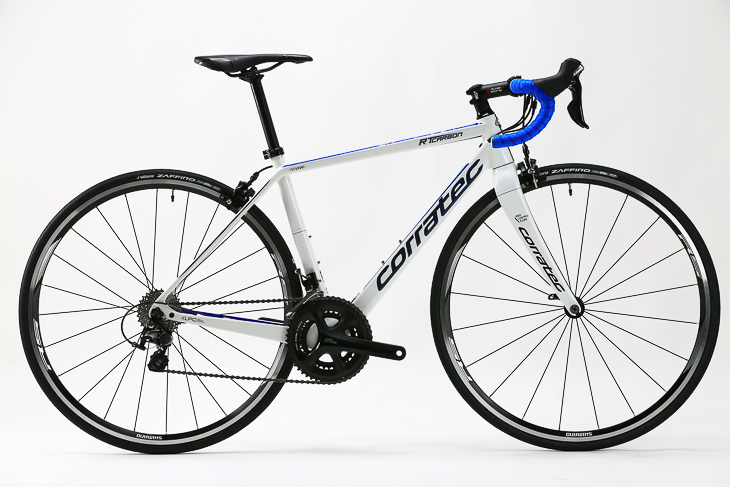 コラテック R.T.CARBON WHITE/BLUE(※写真のコンポーネントはNewアルテグラではありません)