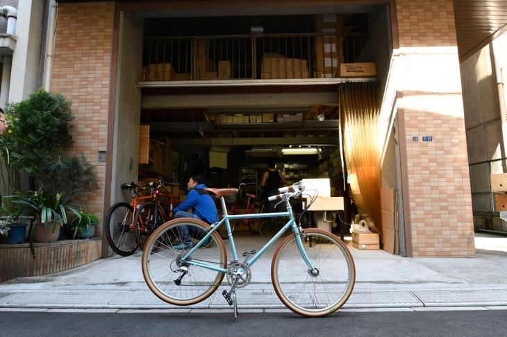 いそいそとバイクを準備中