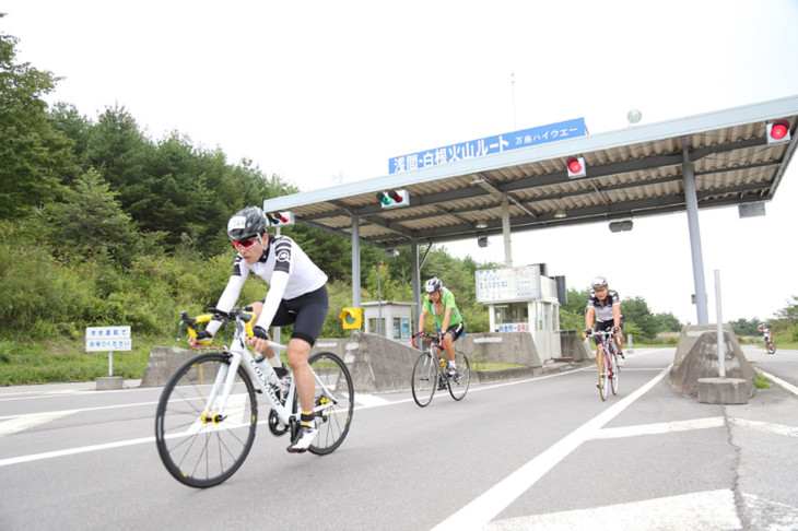 万座ハイウェー入口 ここから自動車専用区間にはいる
