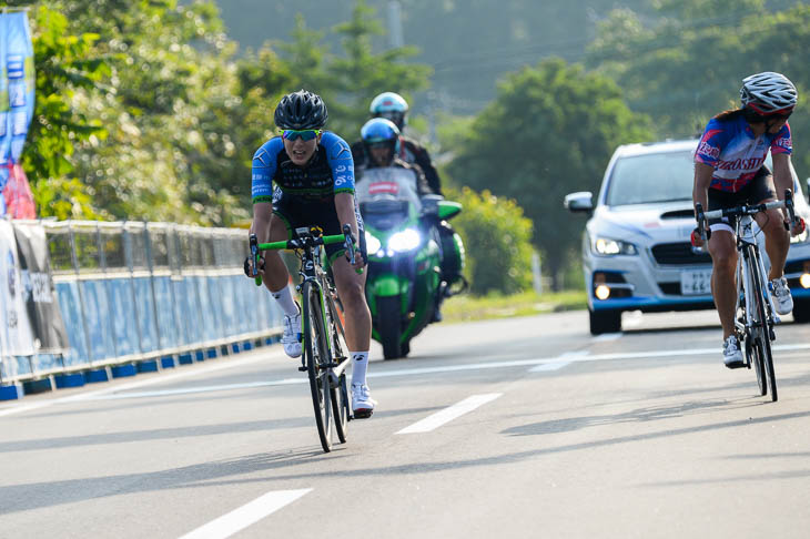 中原恭恵と競って4位でゴールした上野みなみ(シエルブルー鹿屋)