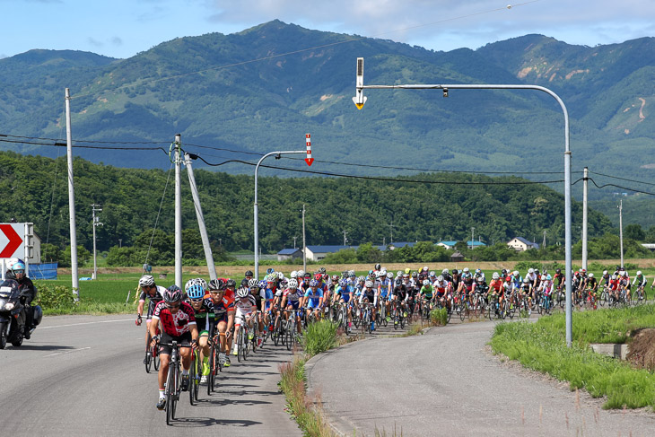 70kmクラス　30km地点のメイン集団