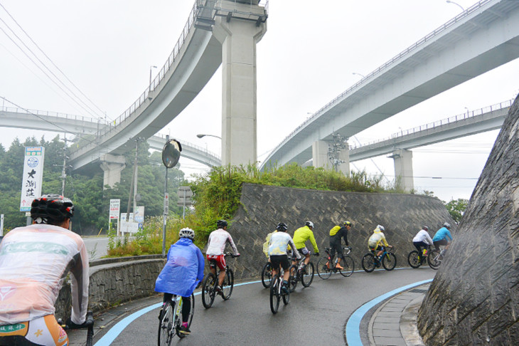 しまなみ海道の玄関口サンライズ糸山が近づく