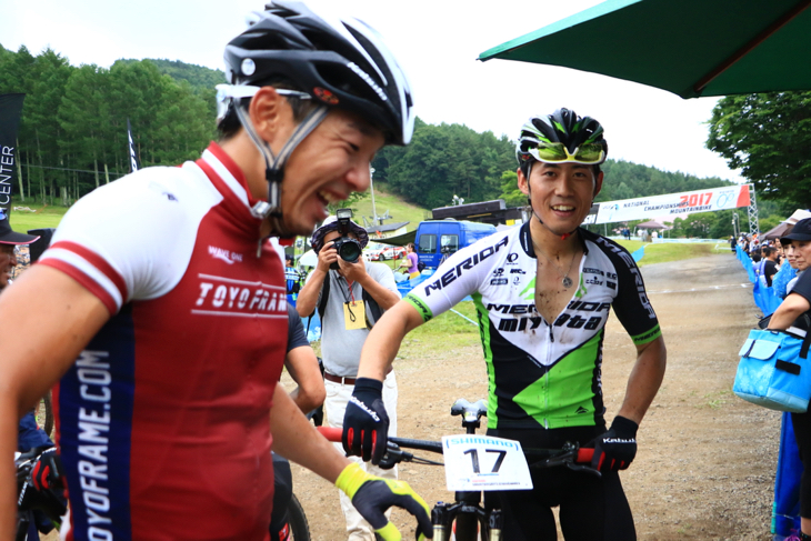 接戦の勝負を繰り広げた竹之内悠（Toyo Frame）と小坂光（MIYATA-MERIDA BIKING TEAM）