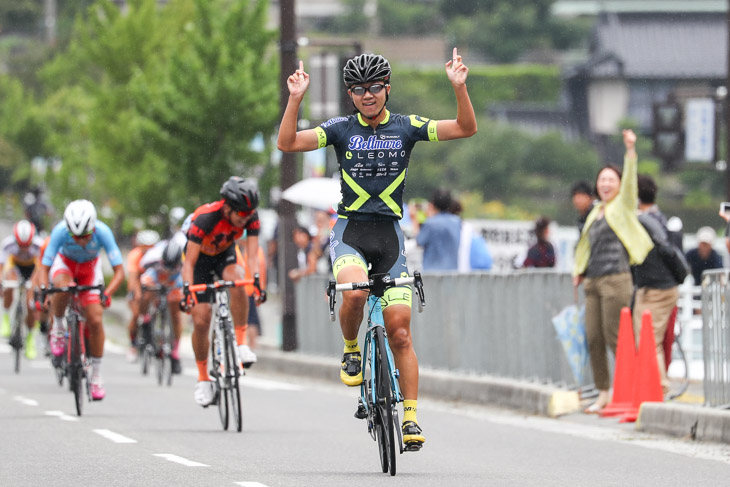 Y 森崎英登(LEOMO Bellmare Racing team)が抜け出して優勝