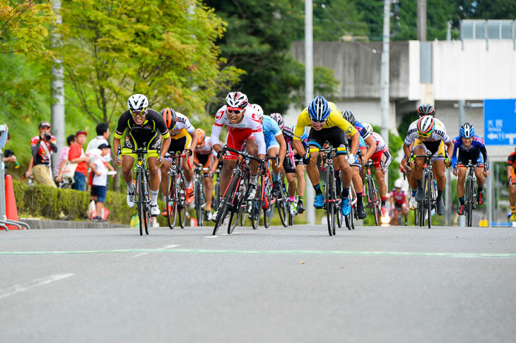 E1 スプリント勝負