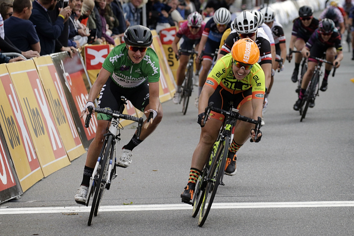 第2ステージ　マリアンヌ・フォスとの一騎打ちを制したクロエ・ホスキング（オーストラリア、アレ・チッポリーニ）