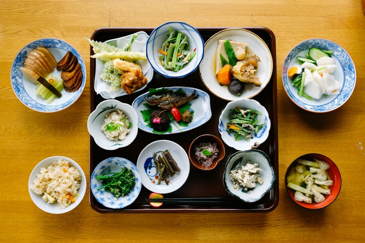 津軽あかつきの会では郷土料理の昼食を堪能できる
