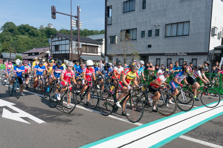 女子スタート　大野城を望む場所から