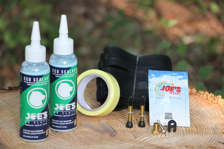 ジョーズノーフラッツ UNIVERSAL TUBELESS KIT(エコシーラントキット)