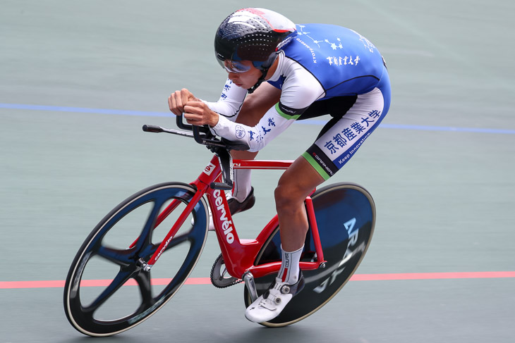 男子4kmインディヴィデュアルパーシュート　1位　松下綾馬（京都産業大）4分37秒884