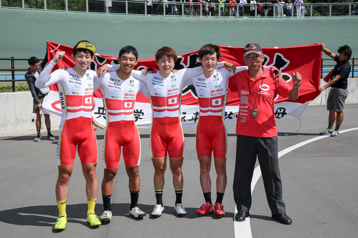 男子4kmチームパーシュート 優勝の中央大(原井、高橋、橋本、今村)