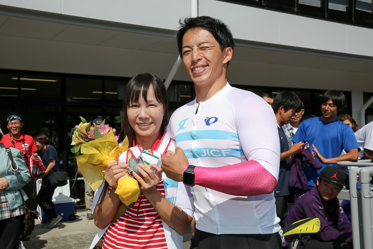 男子スプリント優勝の坂井洋(日本大)、母へ3つのメダルをプレゼント