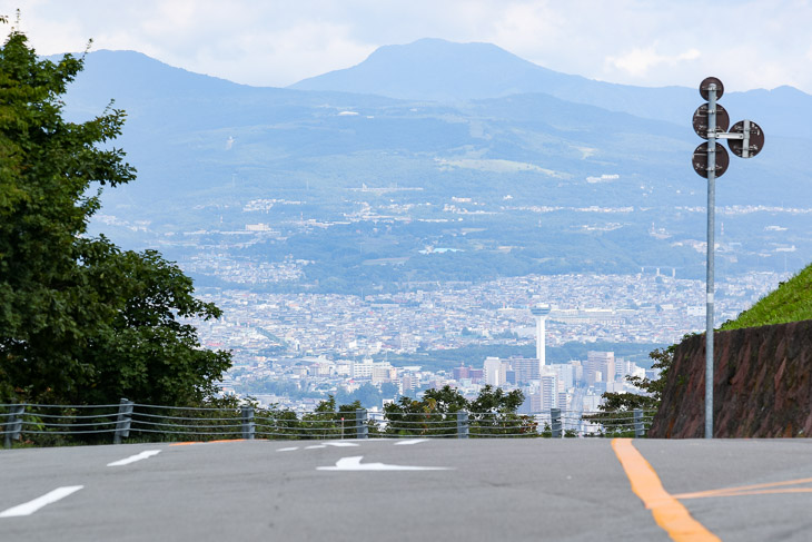 第3ステージ フィニッシュ地点の函館山頂上。ここまで4.8kmで320mの標高差