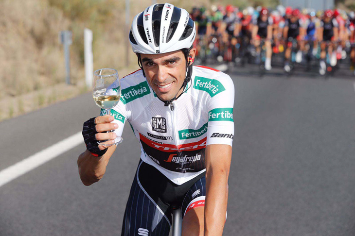 ブエルタ・ア・エスパーニャの最終ステージを走るアルベルト・コンタドール（スペイン、トレック・セガフレード）