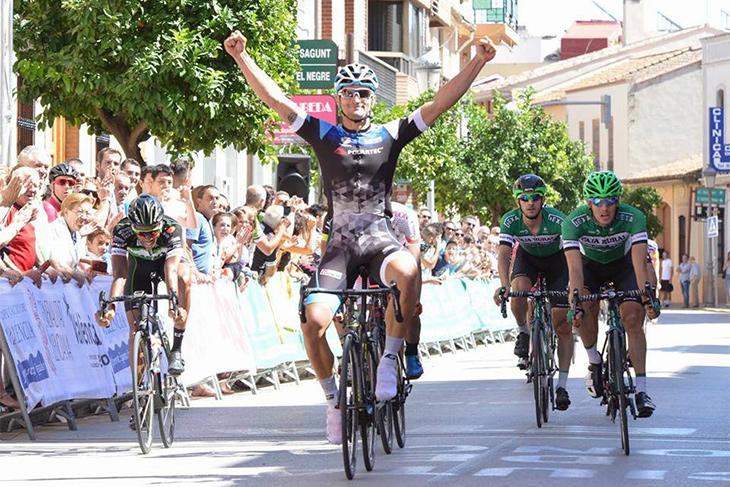 第4ステージを制したスリアーノ・カンベラス(スペイン、POLARTEC-F.A.CONTADOR)
