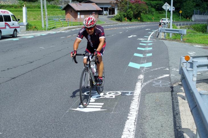 この大会に合わせて整備された自転車走行空間をヒルクライム