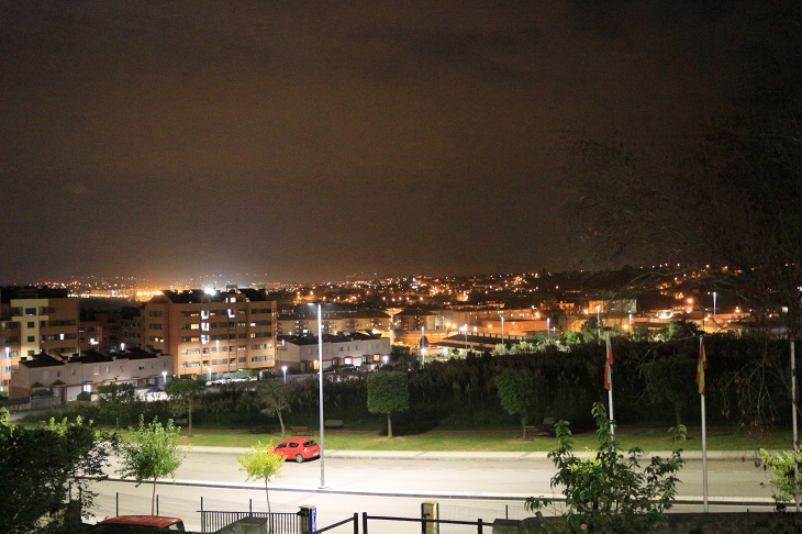 サンタンデールの街の方は夜景が綺麗だった。スペインの夜は長い