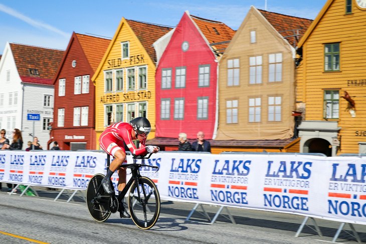 47分06秒という圧倒的なタイムで優勝したミッケル・ビョーグ（デンマーク）
