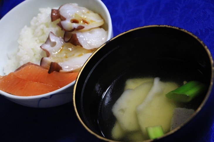 ひっつみ鍋と海鮮丼