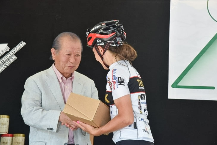 小山町の込山町長もプレゼンターを務めた