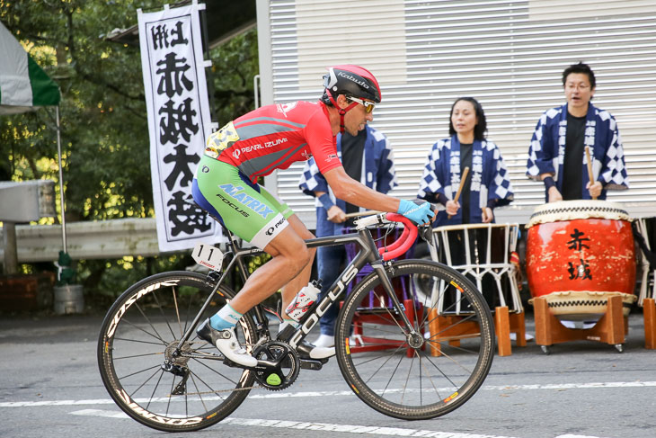 ラスト2km、先頭を走るホセ・ビセンテ・トリビオ(マトリックスパワータグ)