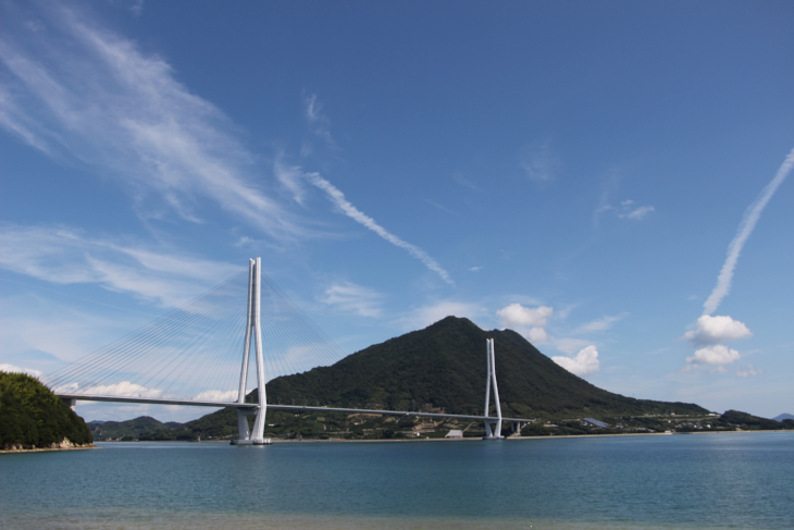 県境となる多々羅大橋。しまなみ海道のアイコン的存在だ