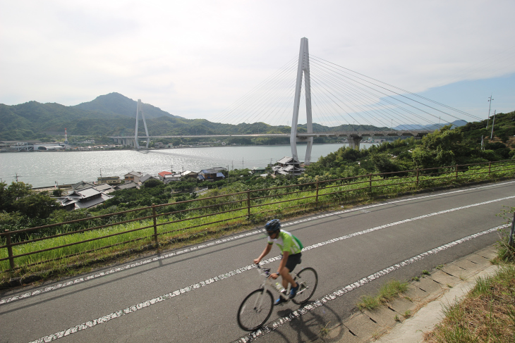 生口橋を渡り因島へ入る。サイクリングも終盤だ