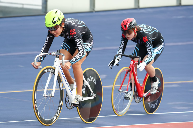 女子チームスプリント2位の福岡（児玉、平井）